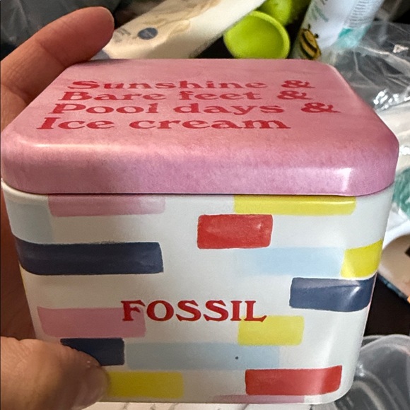 Fossil women Watch with Navy Strap and White Dial - Picture 3 of 3